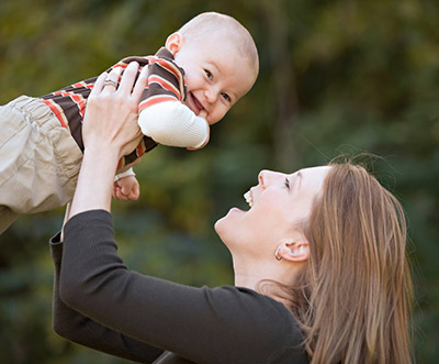 The free Healthy Families program helps first-time and at-risk parents in Benton County.